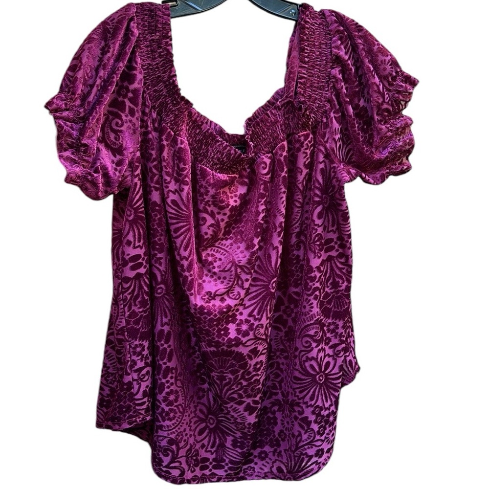 -Beautiful deep burgundy floral top size 1x